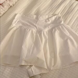 White aerie flowy shorts